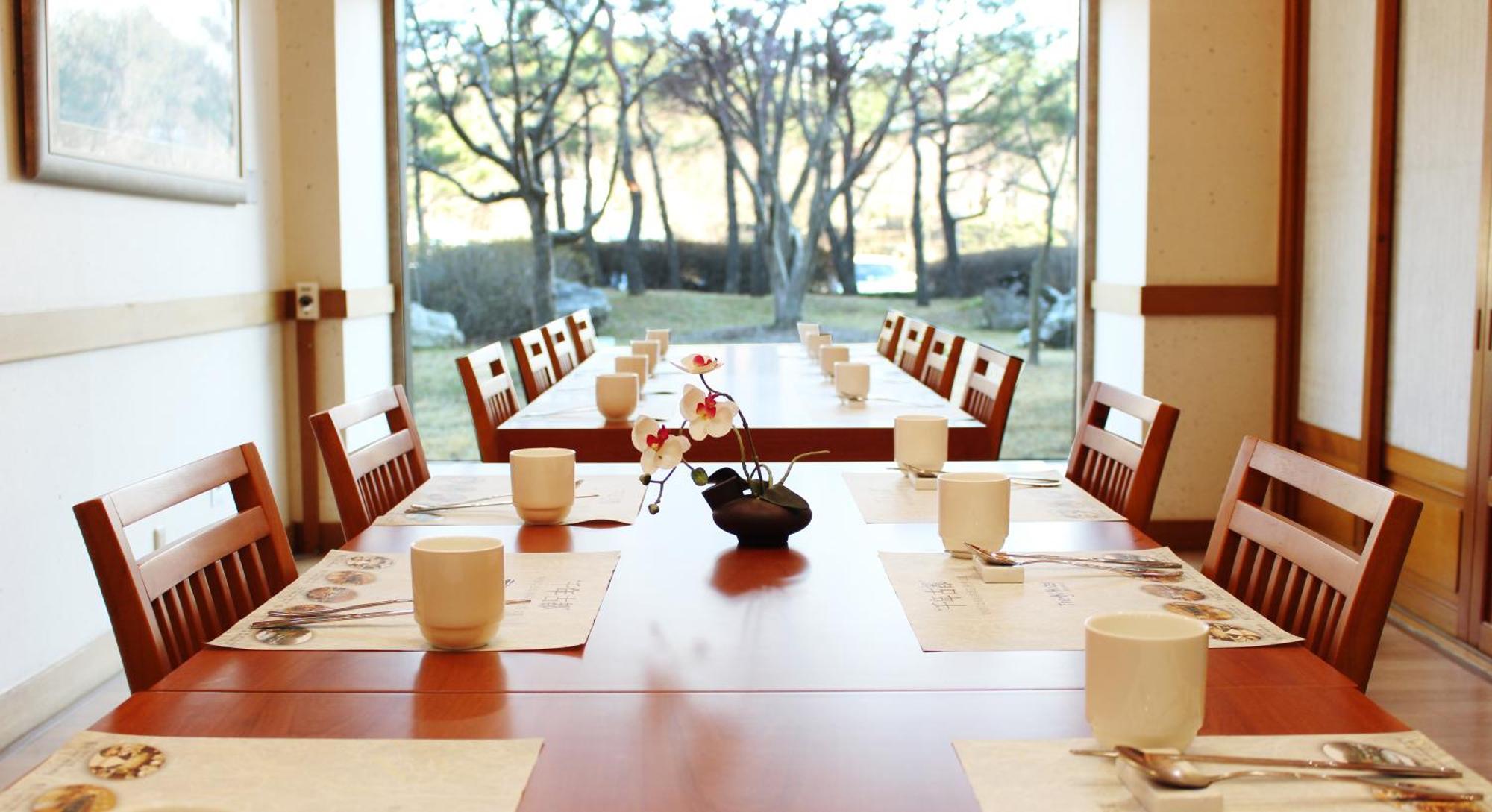 The K Hotel Gyeongju Bagian luar foto