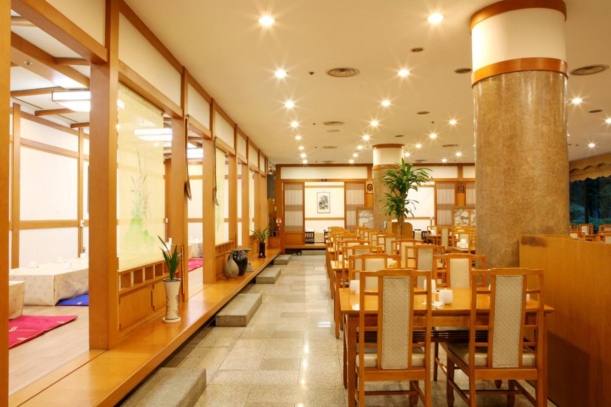 The K Hotel Gyeongju Bagian luar foto