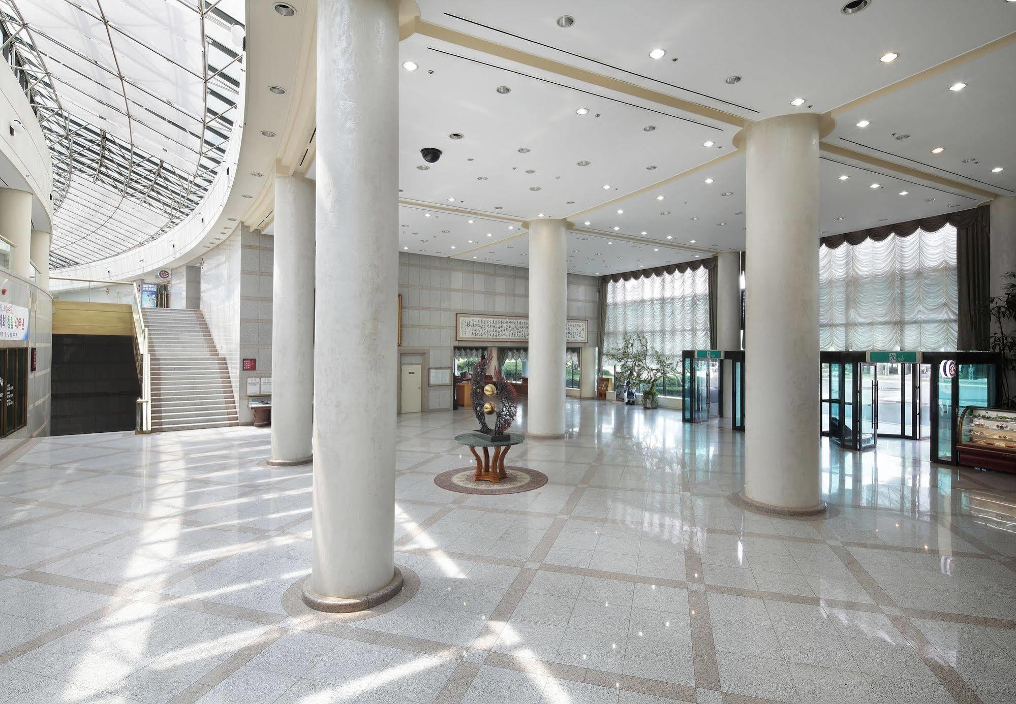The K Hotel Gyeongju Bagian luar foto