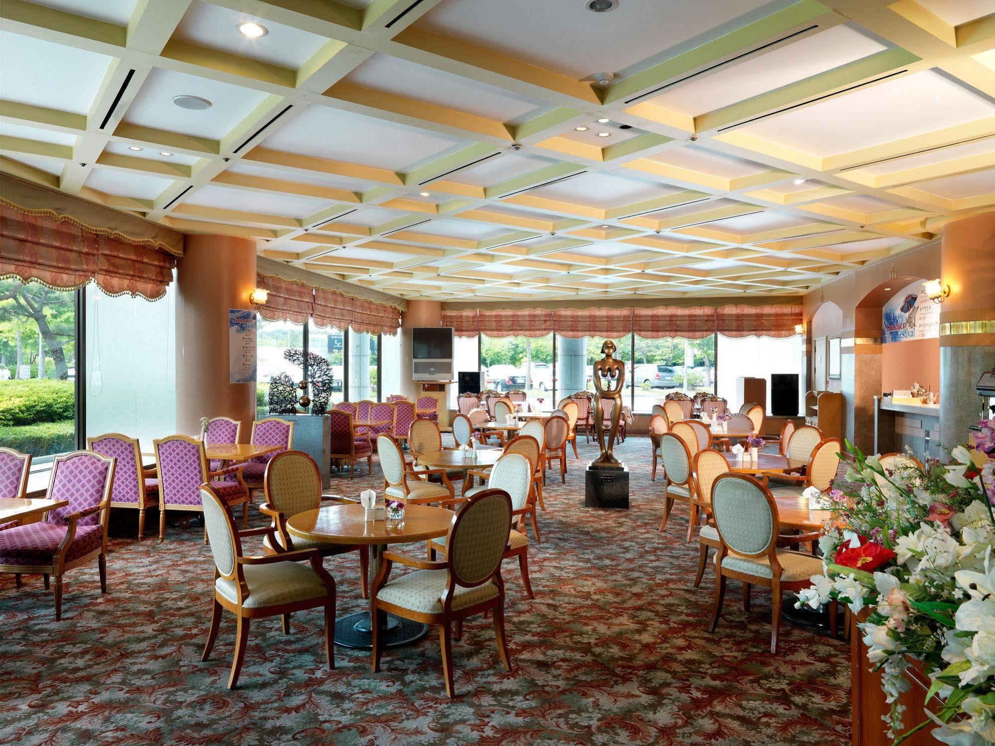The K Hotel Gyeongju Bagian luar foto